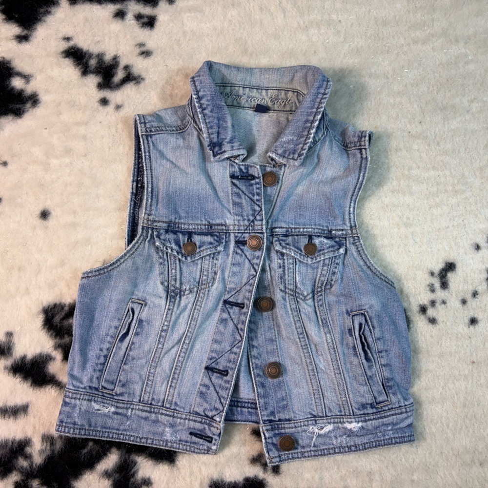 American Eagle Women’s Light Blue Button Down Denim Vest Size medium